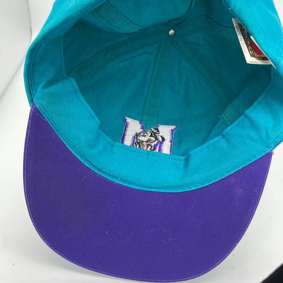 Vintage Mickey Mouse hat - Picture 3 of 4